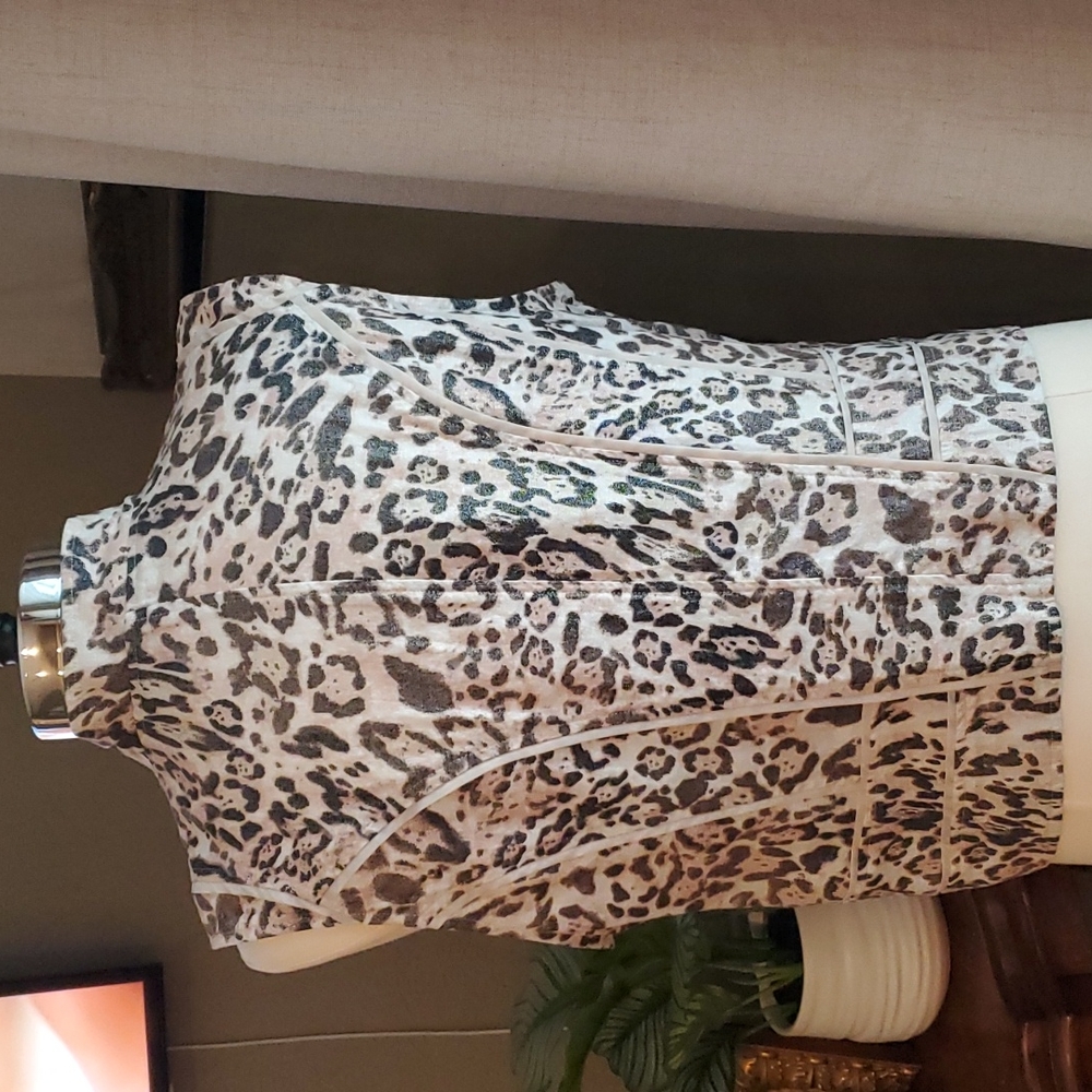 Chicos Leopard Linen Vest - Picture 6 of 13